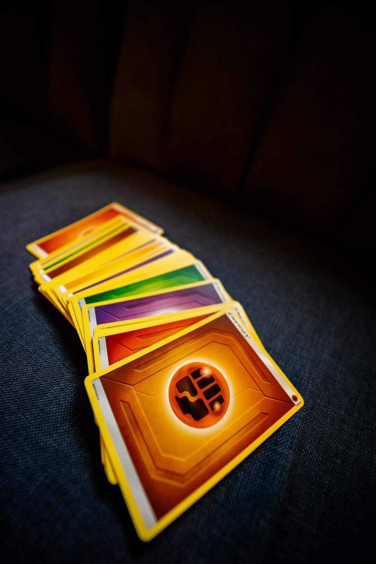 Pile de cartes TCG empilées